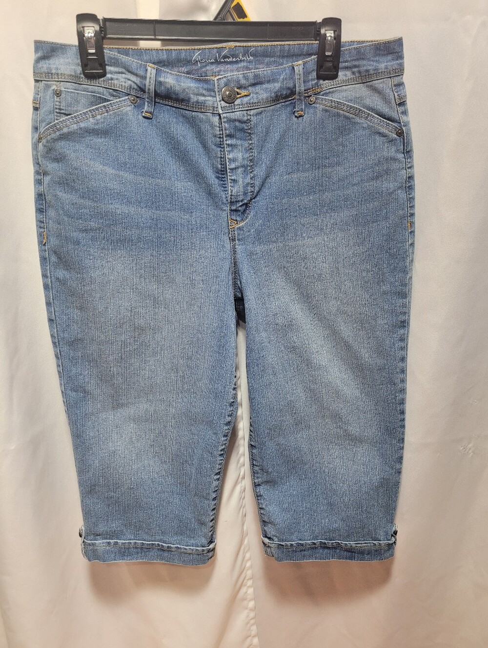 Gloria Vanderbilt Light Blue Cropped Capri Jeans